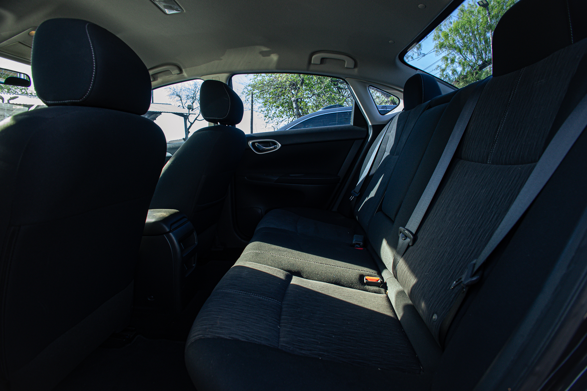 
								2015 Nissan Sentra full									
