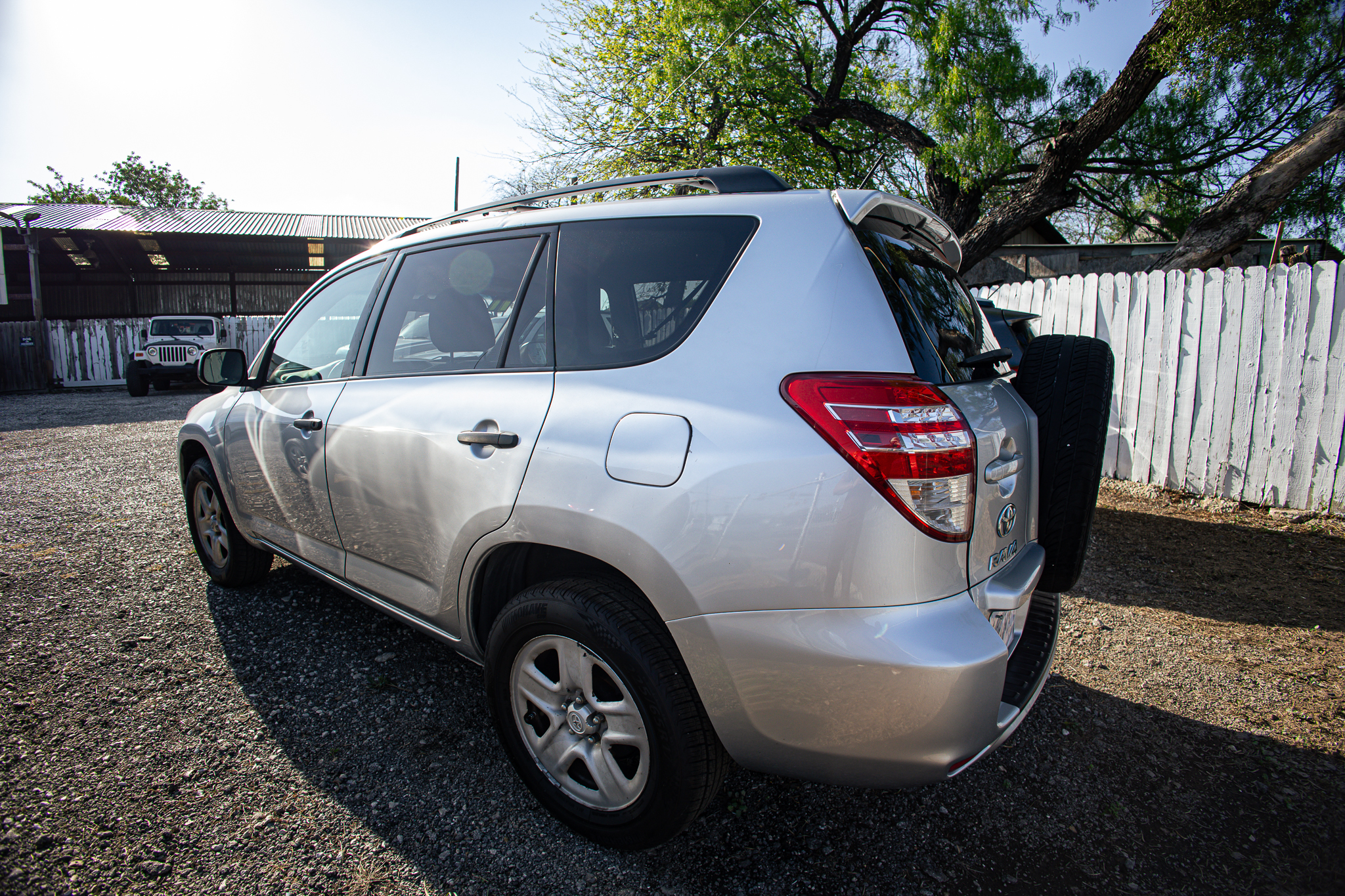
								2011 Toyota RAV4 full									