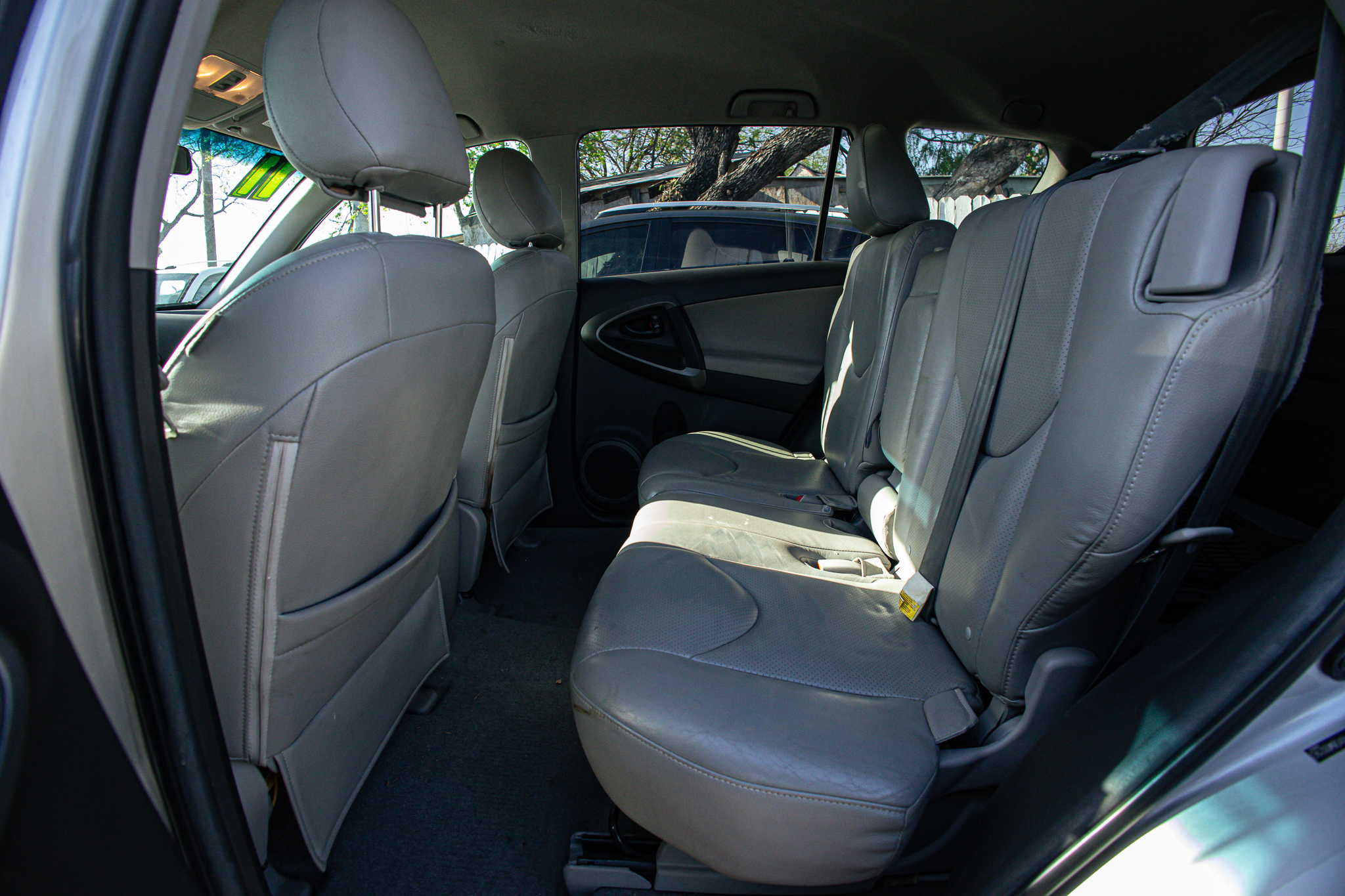 
								2011 Toyota RAV4 full									