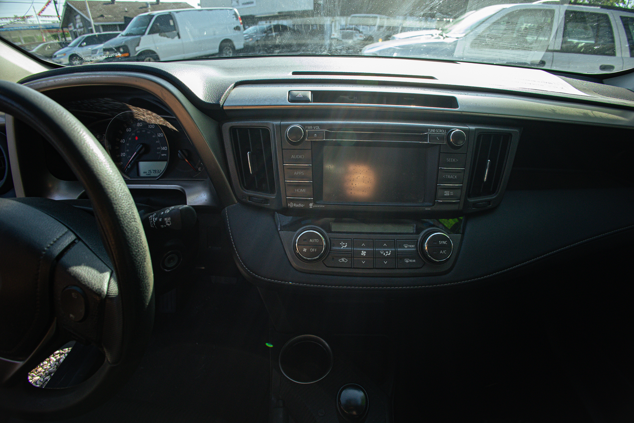 
								2015 Toyota RAV4 full									