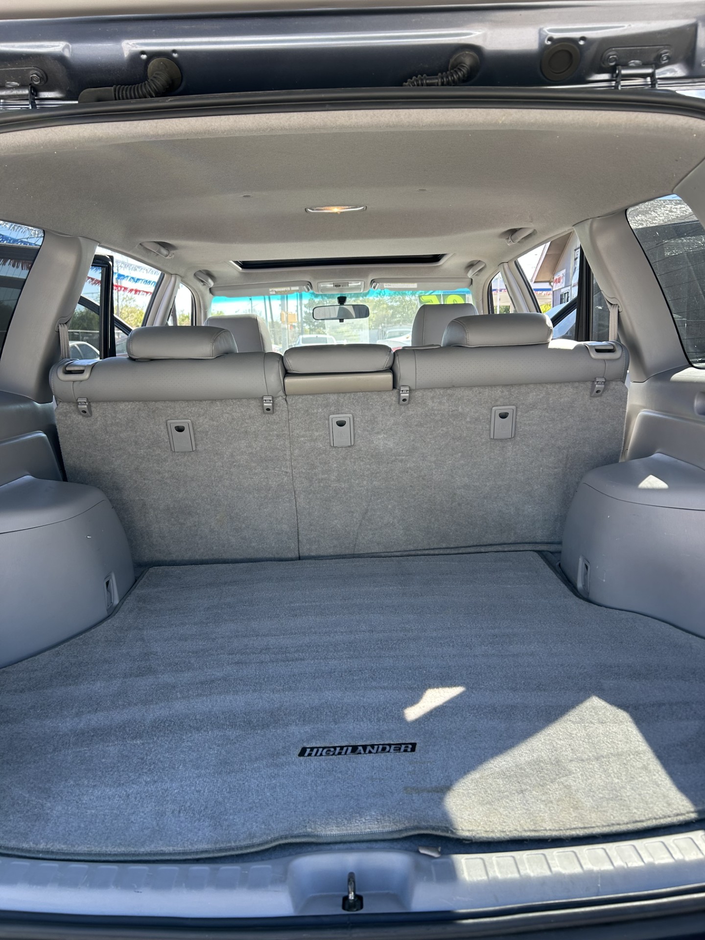 
								2005 Toyota Highlander full									