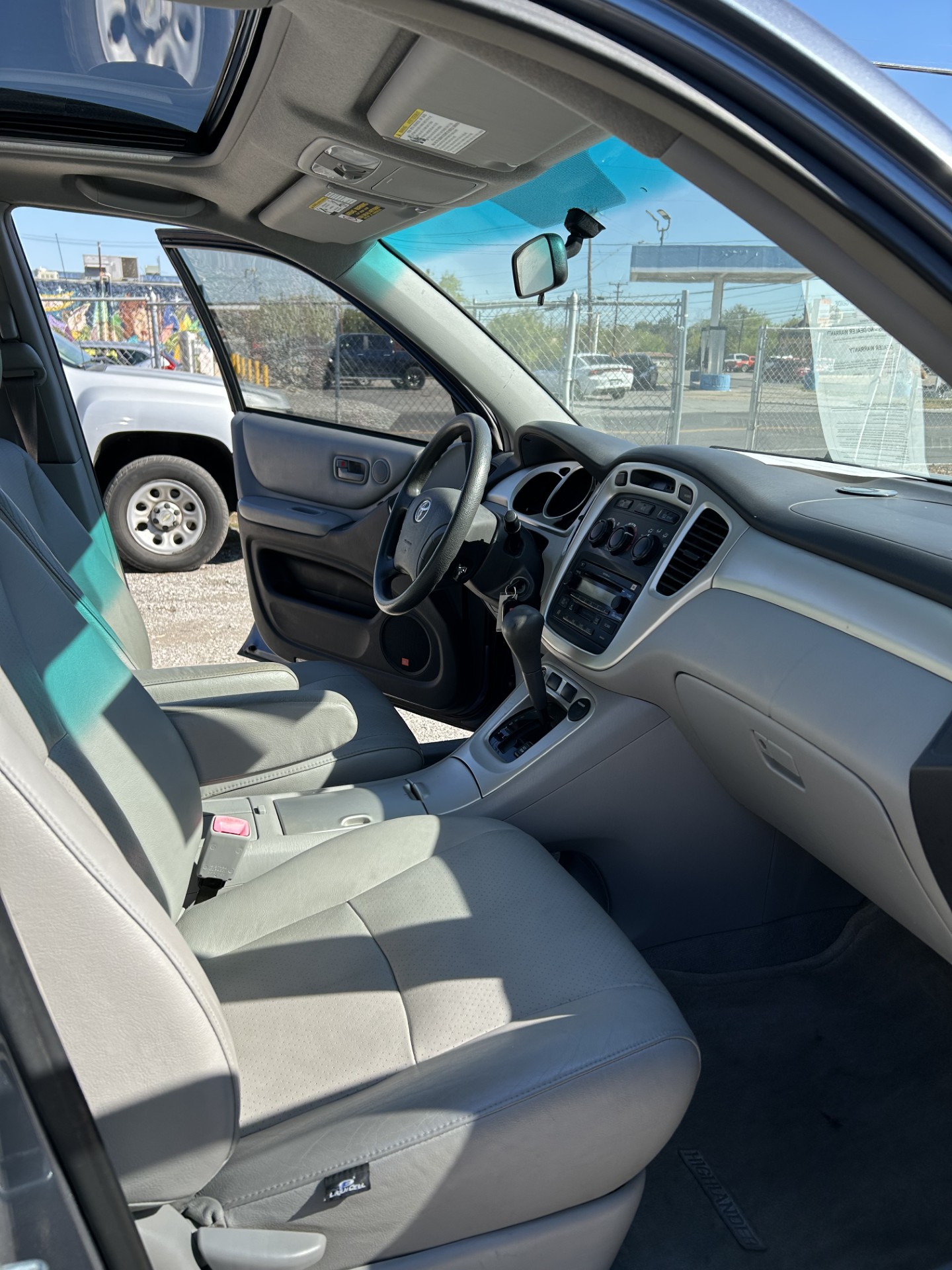 
								2005 Toyota Highlander full									