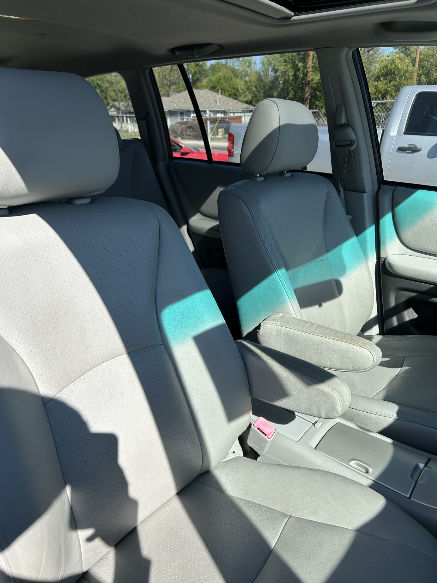 
								2005 Toyota Highlander full									