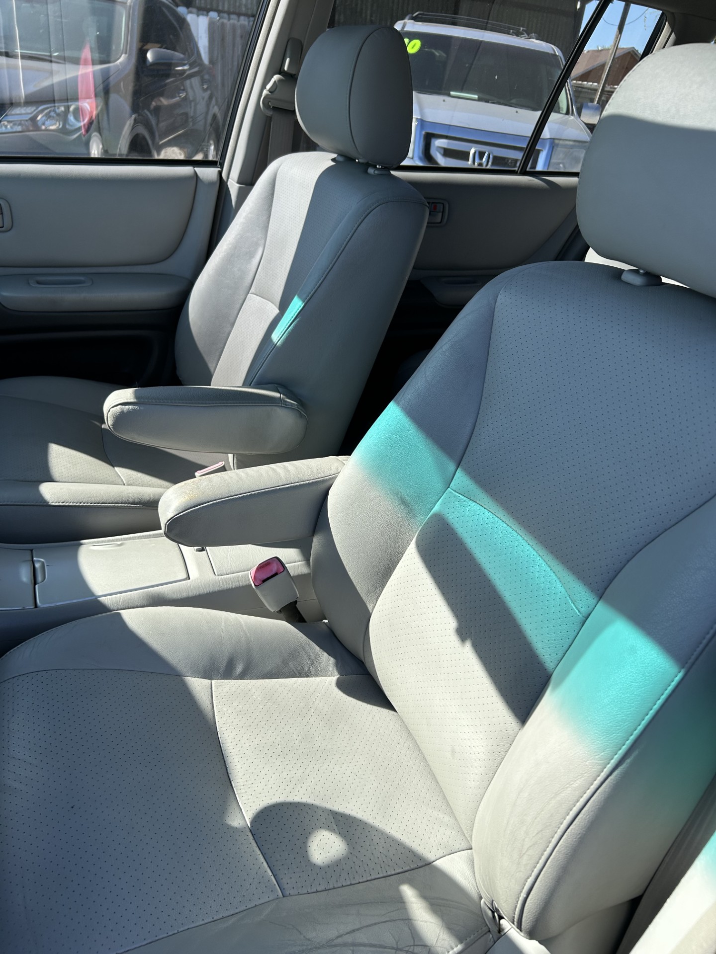 
								2005 Toyota Highlander full									