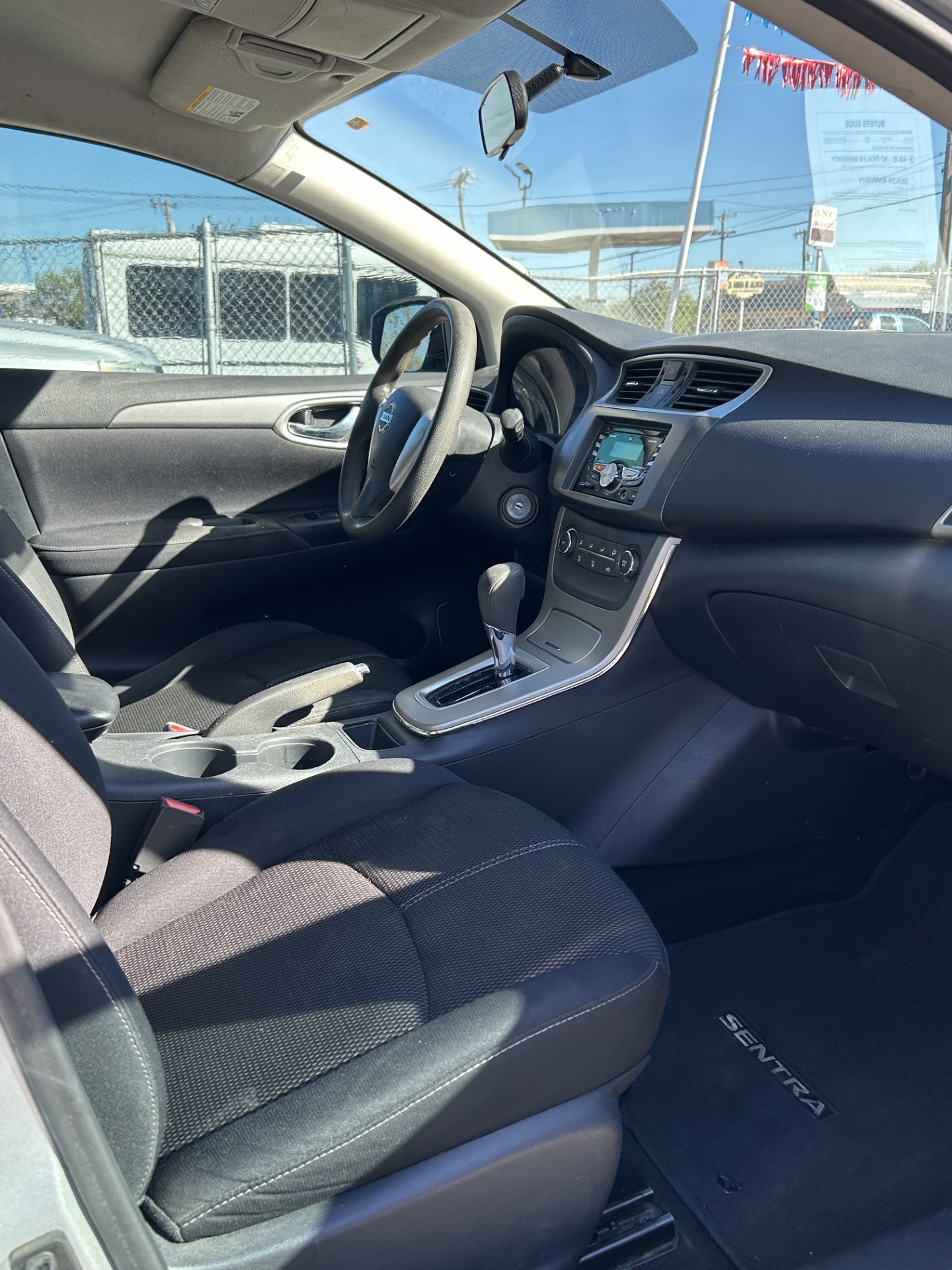 
								2014 Nissan Sentra full									