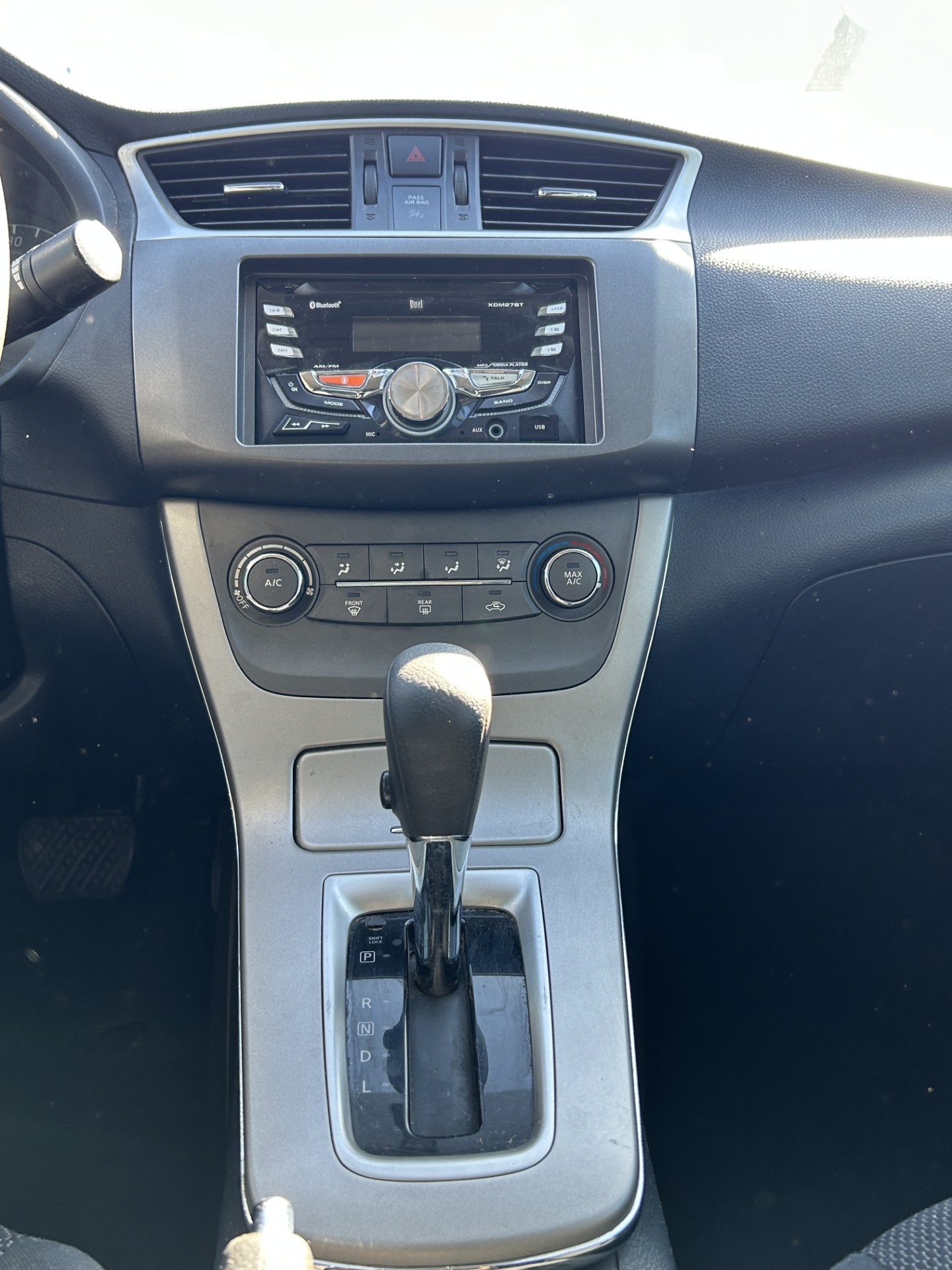 
								2014 Nissan Sentra full									