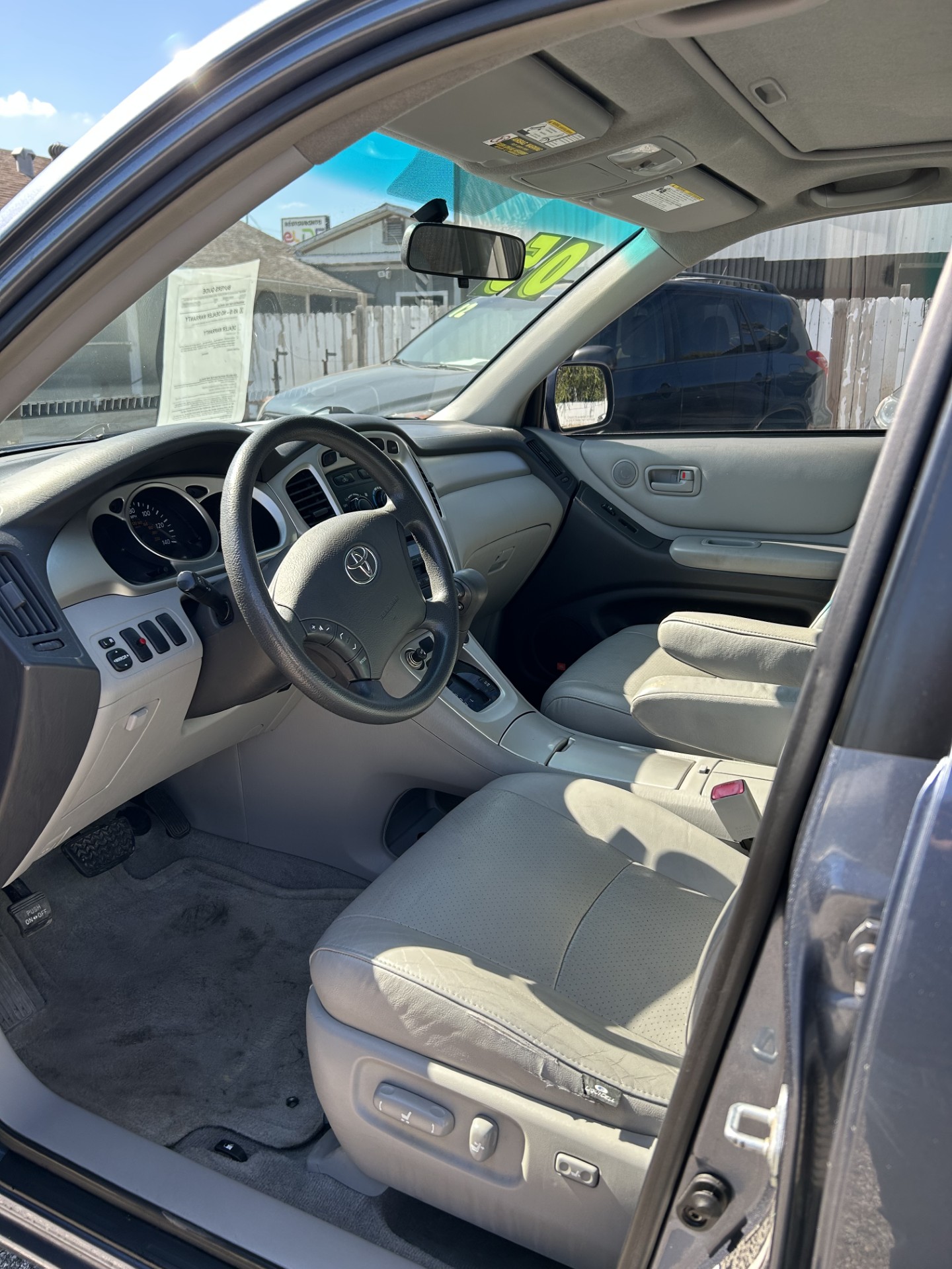 
								2005 Toyota Highlander full									