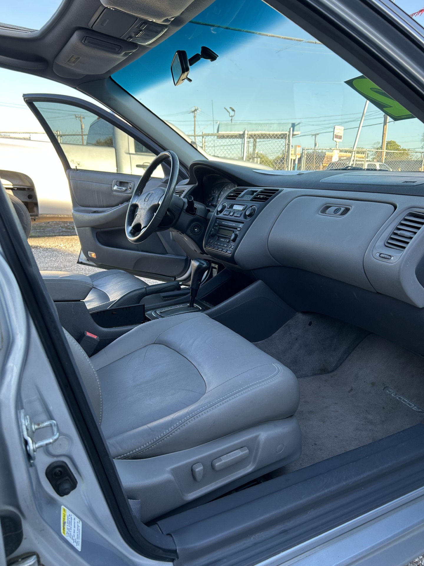 
								2002 Honda Accord full									