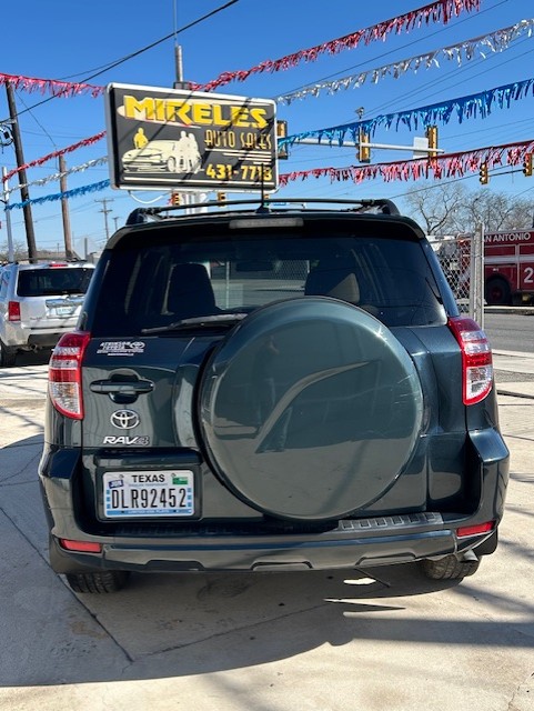 
								2012 Toyota RAV4 full									