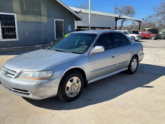 
								2002 Honda Accord full									