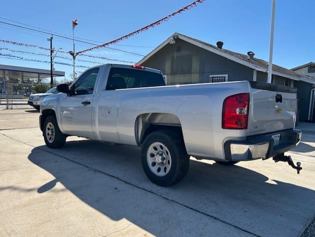 
								2013 Chevrolet Silverado 1500 full									