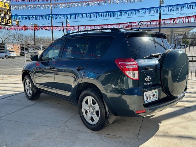 
								2012 Toyota RAV4 full									