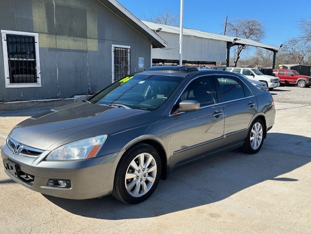 
								2006 Honda Accord full									