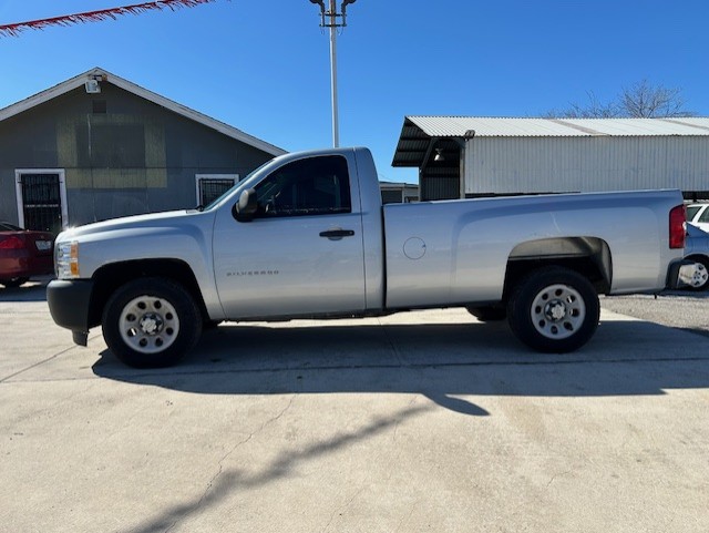 
								2013 Chevrolet Silverado 1500 full									