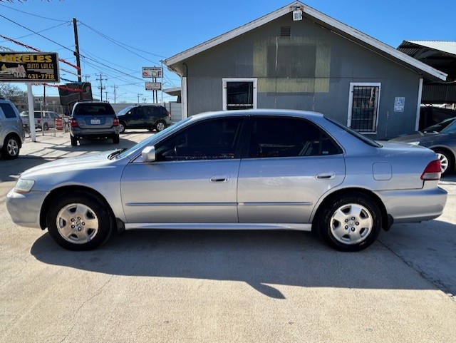 
								2002 Honda Accord full									