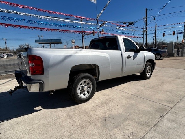 
								2013 Chevrolet Silverado 1500 full									