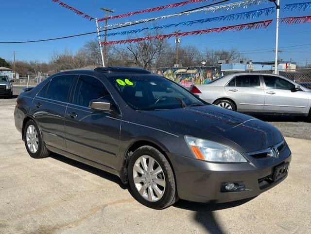 
								2006 Honda Accord full									