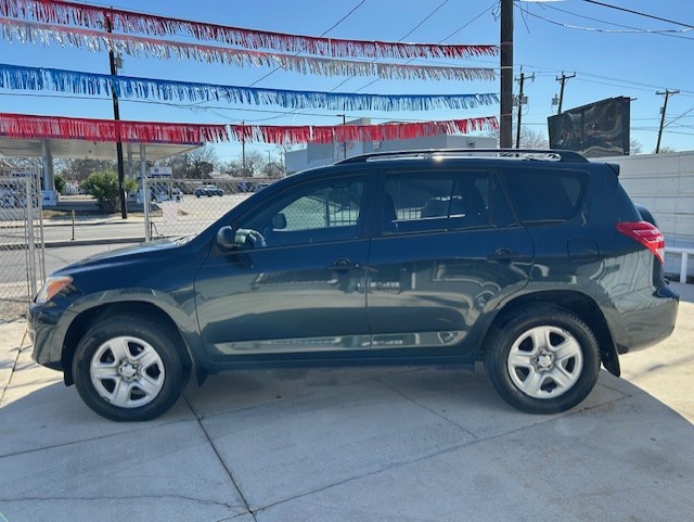 
								2012 Toyota RAV4 full									