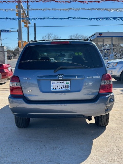 
								2005 Toyota Highlander full									
