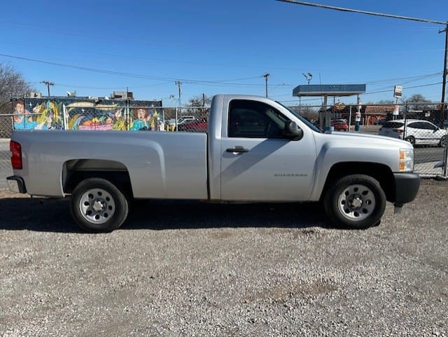 
								2013 Chevrolet Silverado 1500 full									