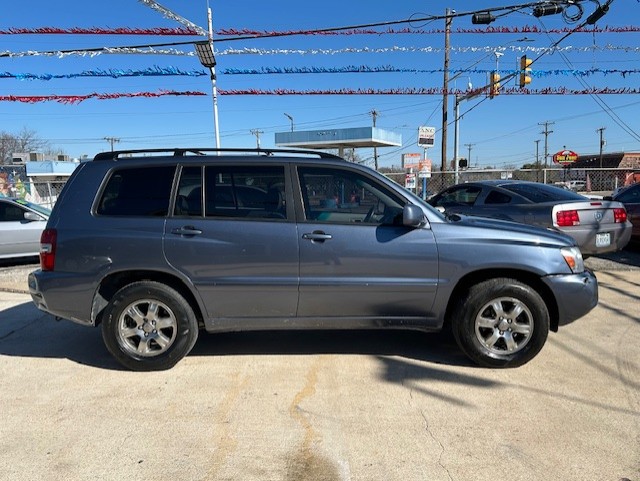 
								2005 Toyota Highlander full									