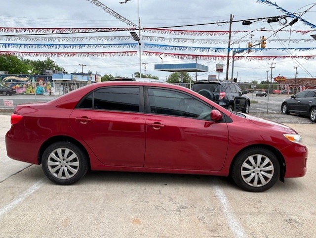
								2012 Toyota Corolla LE full									