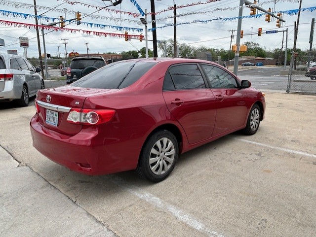 
								2012 Toyota Corolla LE full									