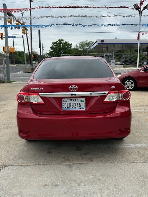 
								2012 Toyota Corolla LE full									