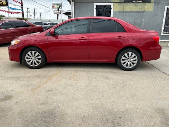 
								2012 Toyota Corolla LE full									