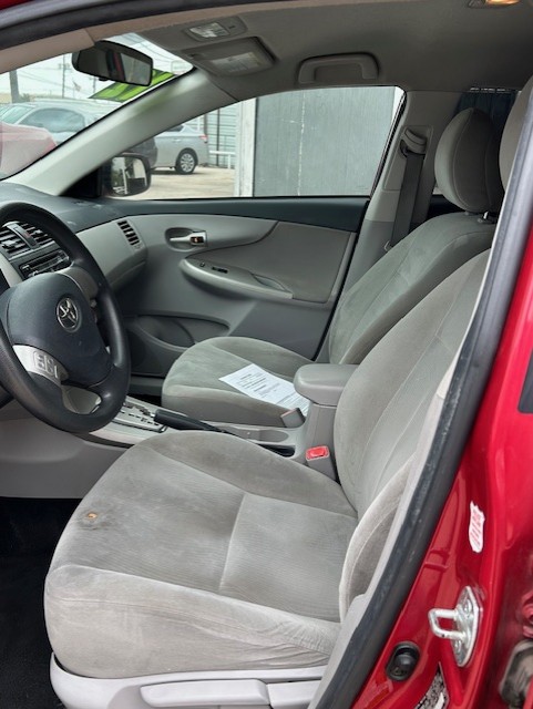 
								2012 Toyota Corolla LE full									