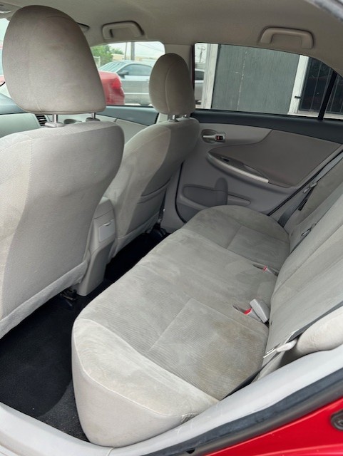 
								2012 Toyota Corolla LE full									