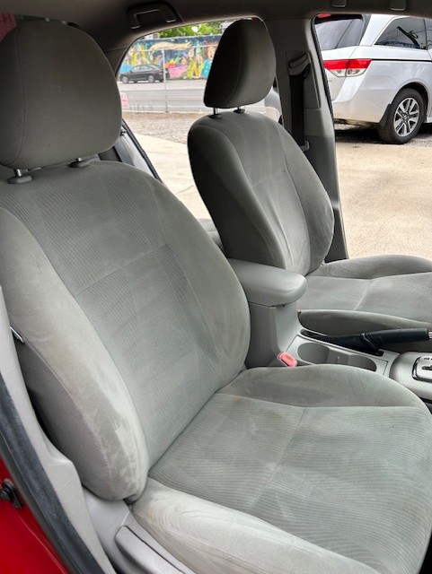 
								2012 Toyota Corolla LE full									