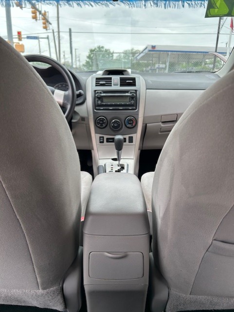 
								2012 Toyota Corolla LE full									
