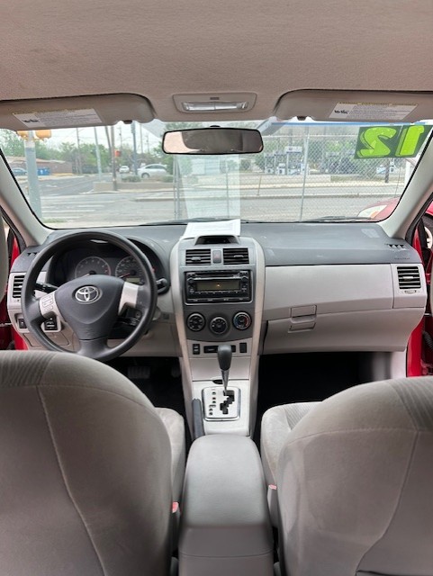 
								2012 Toyota Corolla LE full									
