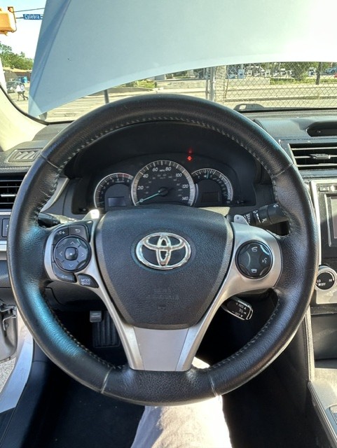 
								2014 TOYOTA CAMRY full									