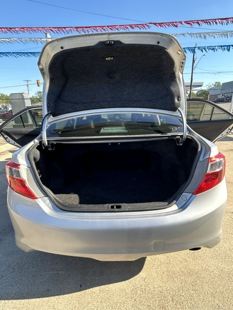 
								2014 TOYOTA CAMRY full									