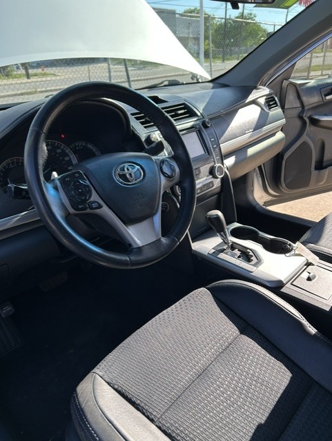 
								2014 TOYOTA CAMRY full									