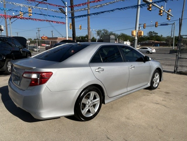 
								2014 TOYOTA CAMRY full									