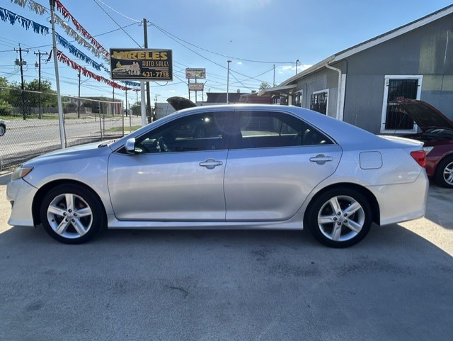 
								2014 TOYOTA CAMRY full									