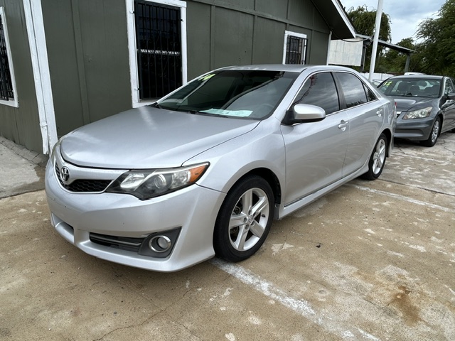 
								2014 TOYOTA CAMRY full									