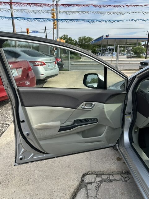 
								2012 Honda Civic full									