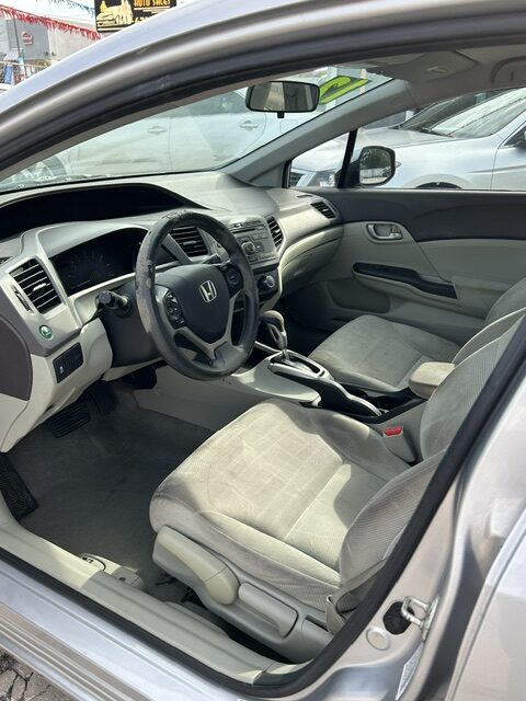 
								2012 Honda Civic full									