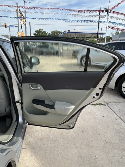 
								2012 Honda Civic full									