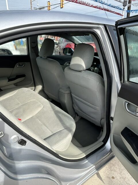 
								2012 Honda Civic full									