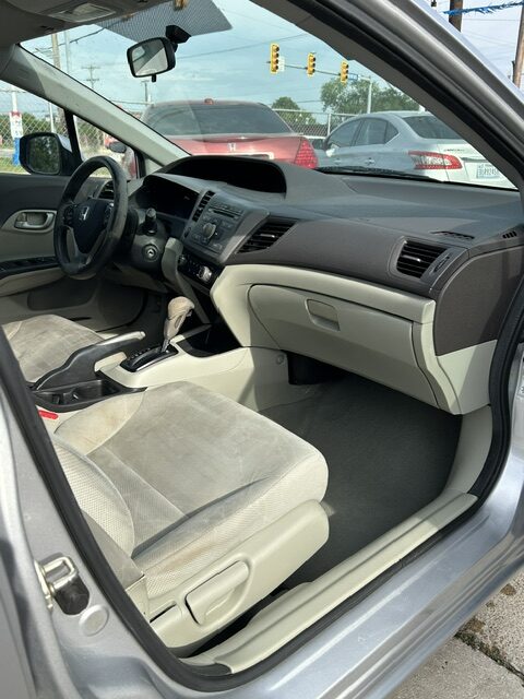 
								2012 Honda Civic full									