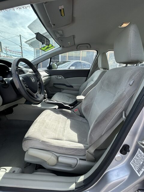 
								2012 Honda Civic full									
