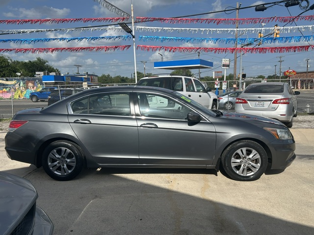 
								2012 Honda Accord full									