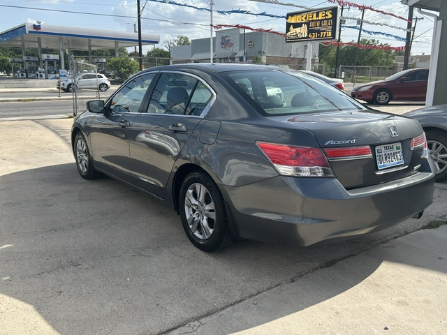 
								2012 Honda Accord full									