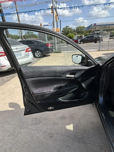 
								2012 Honda Accord full									