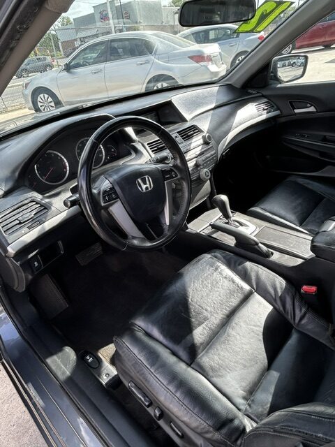 
								2012 Honda Accord full									
